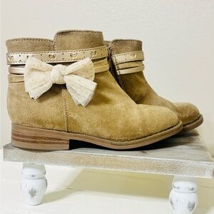 Kids Boots with Bow Accent